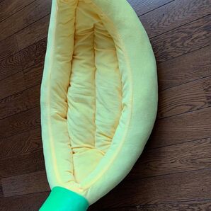 バナナ型ペットベッド