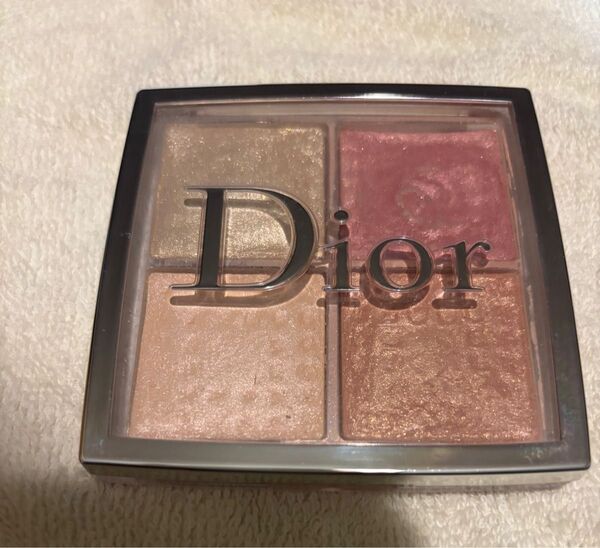 Dior ディオールバックステージ フェイスグロウパレット 004ローズゴールド クリスチャン・ディオール