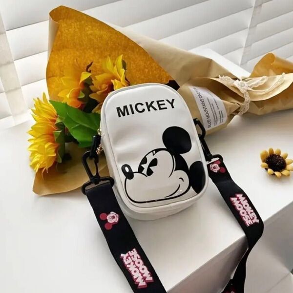 【美品】ミッキー ショルダー ミニショルダーバッグ ポーチ バッグ 斜めがけ おしゃれ 大人用 子供用