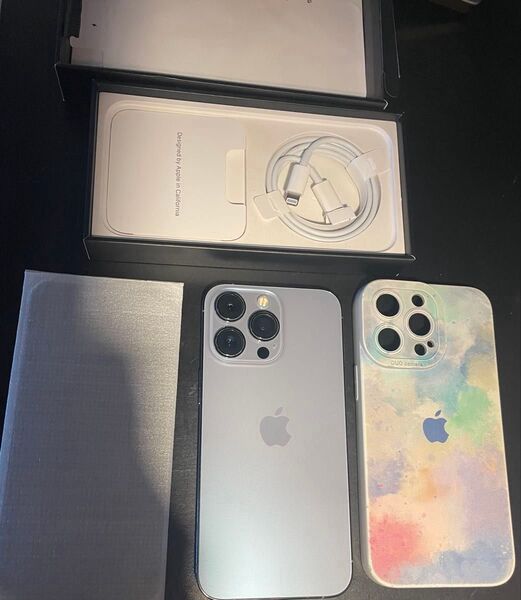 最終値下げ【中古】iPhone13Pro 128GB シエラブルー SIMフリーカド傷あり比較的美品 ケース2個、フィルム付き