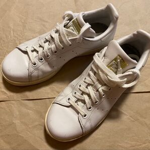 adidas スタンスミス ホワイトゴールド 23.5cm アディダス レディース ホワイト 靴 白 シューズ