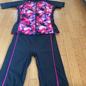 レディース 水着 フィットネス水着 上下セット 花柄 黒 ピンク