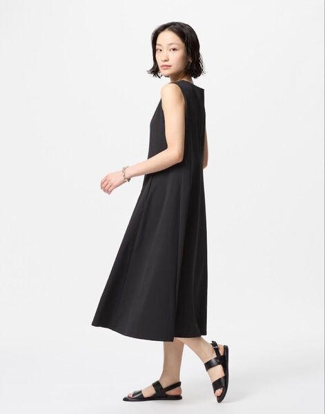 UNIQLO ウルトラストレッチワンピース 丈短め Mサイズ