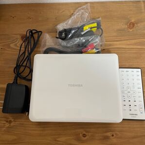 東芝 ポータブルDVDプレーヤー SD-P710SW