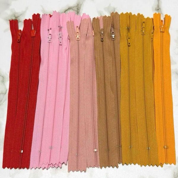 YKK エプロン フラットニット ファスナー