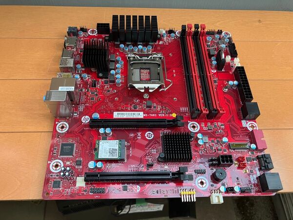 HP MS-7A61 VER 1.3 マザーボード OMEN byHP 2017 にセットしていたものです。ジャンク扱いです。