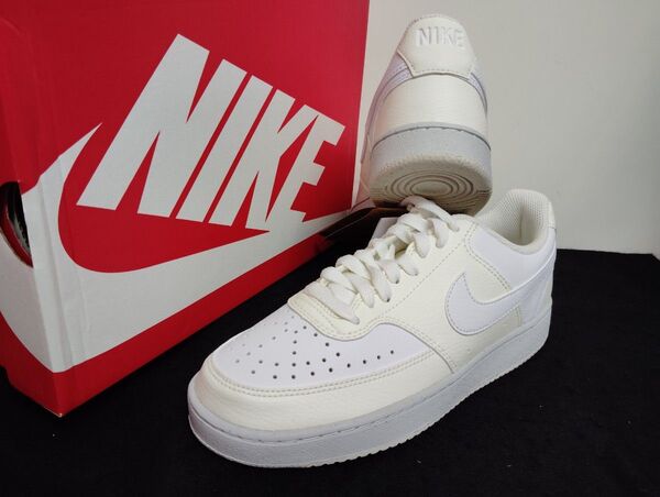新品25cmナイキコートビジョンホワイトクリームURTVISION白エアフォース1AF1好きにNIKEレディーススニーカー