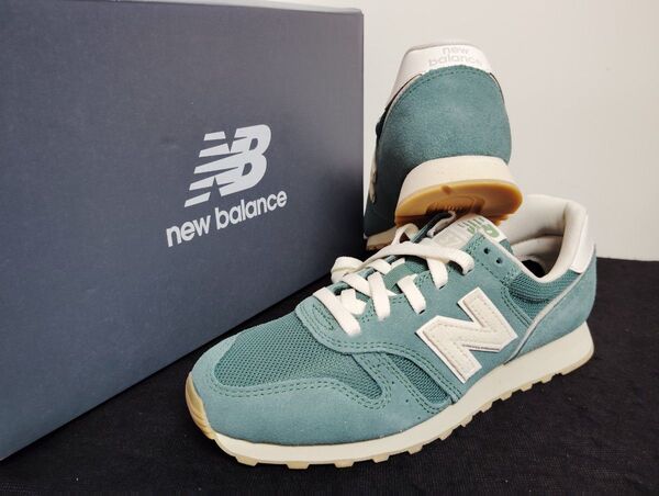 新品24.5cm ニューバランス newbalanceレディーススニーカーWL373SG2グリーンML373好きにも