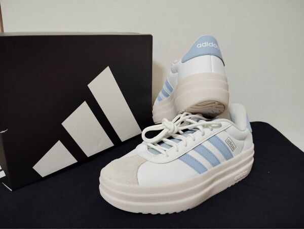 新品23.5cmアディダスadidasレディーススニーカー VL コート ボールド JI1794プラットフォーム厚底スニーカー