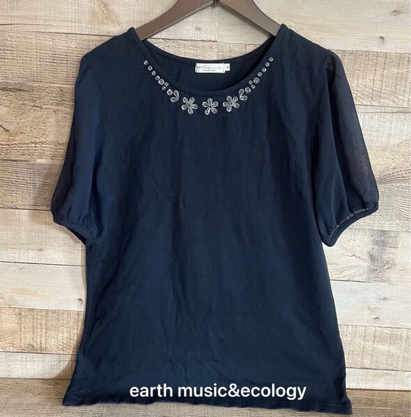 earth music&ecology ビジュー付き シアー袖トップス ネイビー