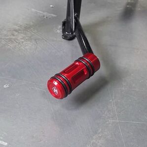 CC110 センタースタンドサポート レッド