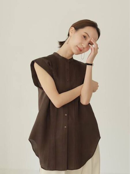 pintuck backopen blouse ピンタックバックオープンブラウス