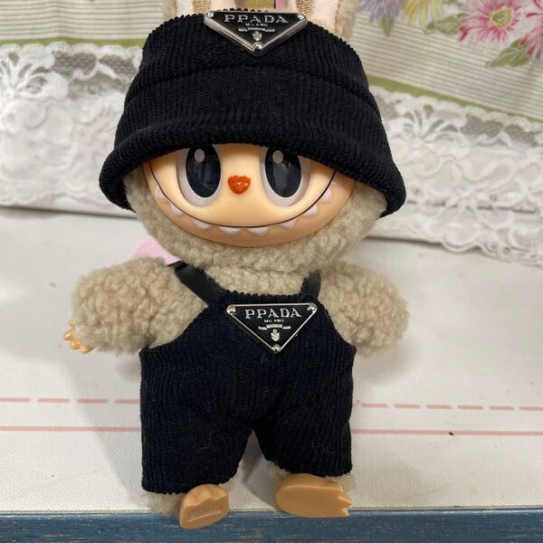 ぬいぐるみ らぶぶ Labubu 着せ替え服2点と本体 超可愛い