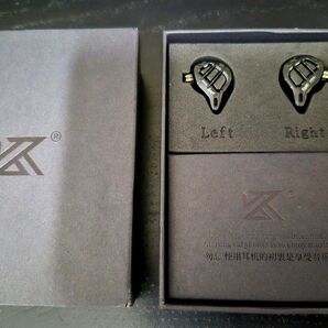KZ ZAR 新品同様
