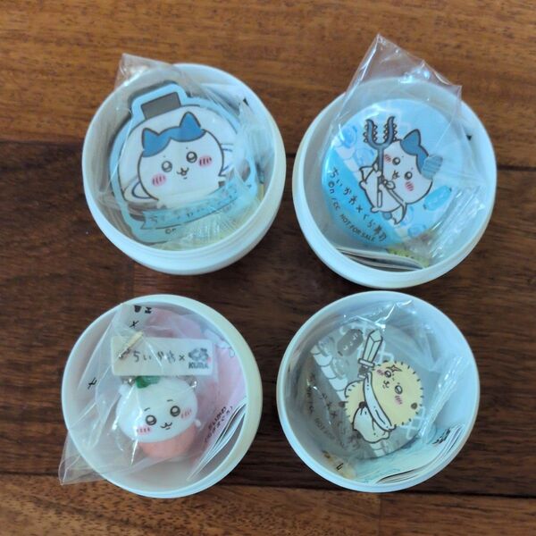 ちいかわ×くら寿司コラボ ちいかわフィギア、ハチワレマグネットシート、ハチワレ缶バッチ、ラッコ缶バッチ