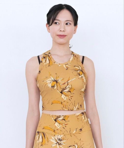 新品 SUKALA sukala スカーラ リブBigフラワープリントショートタンクトップ ゴールド