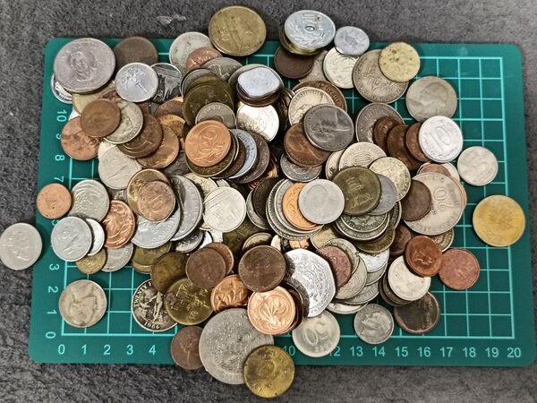 外国 コイン まとめ 約1Kg 雑銭 世界 硬貨 古銭
