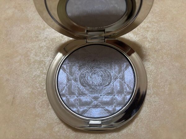ディオール スキン フォーエヴァー グロウ ルミナイザー05 ブルー ストロボ DIOR ハイライト