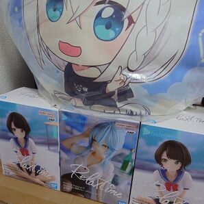 ホロライブ フィギュア3体 + 白上フブキ50cmラウンドクッション☆