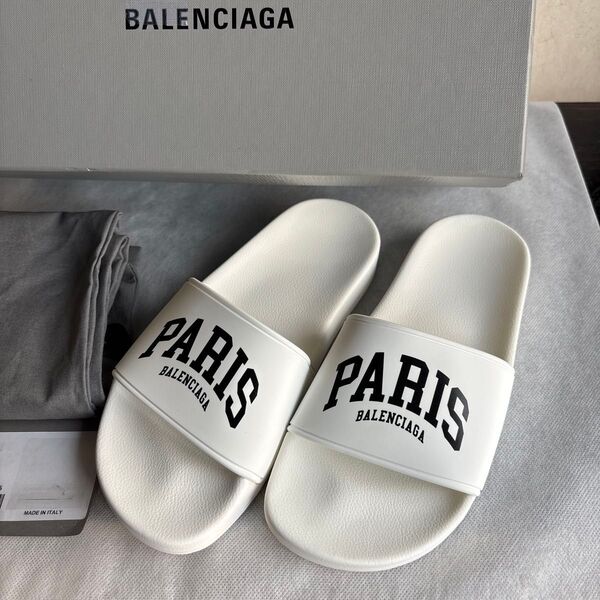 【新品未使用】BALENCIAGA プールスライドラバーサンダル 室内履きOK