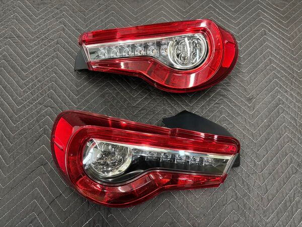 86 BRZ 後期 純正 テールランプ 左右セット 美品 ZN6 ZC6