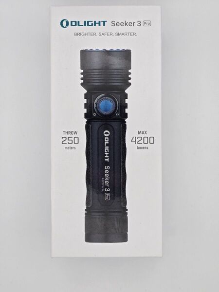 OLIGHT Seeker 3 Pro フラッシュライト 未使用