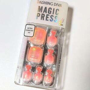 日本未発売品 Dashing Diva ダッシングディバ マジックプレス ネイルチップ 付け爪 1秒ジェルネイル