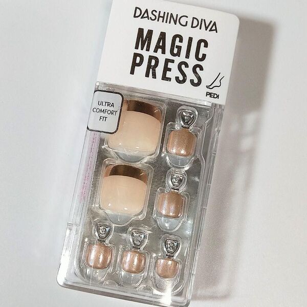 日本未発売品 1000 Dashing Diva ダッシングディバ マジックプレス ネイルチップ 付け爪 1秒ジェルネイル