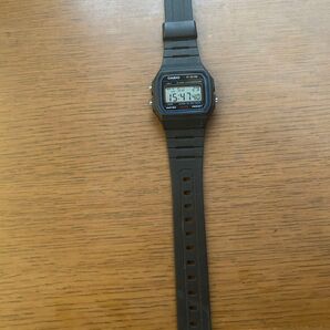 CASIO デジタル腕時計 ブラック