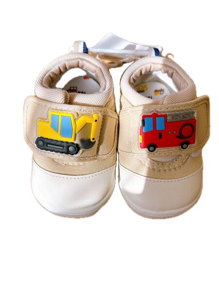 新品 はたらくくるま靴13cm ベビーシューズ ショベルカー 消防車スニーカー 靴 シューズ