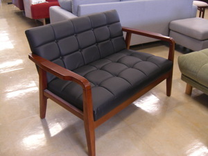 [TI mountain . furniture ]* compact 2 seater . sofa! armrest frame wooden . stylish design! size W107xD68xH69( new goods exhibition goods )