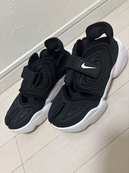 NIKE アクアリフト 24.5