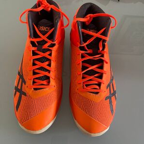 asics バスケットボールシューズ オレンジ