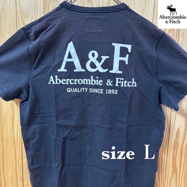【古着】Abercrombie&Fitch(アバクロ)半袖Tシャツ L 黒 アメカジ バックプリント 胸ポケット