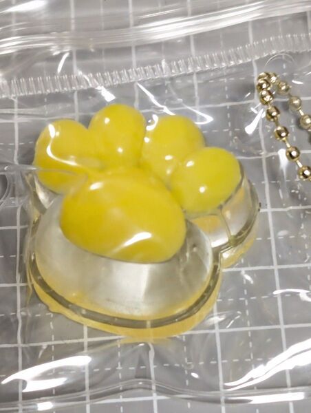 にゃんちゃんぷにぷる肉球ビニールポーチ入りクリアキーホルダー★イエロー