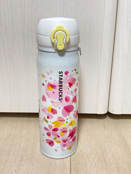スターバックス 魔法瓶 水筒 500ml ロック付き STARBUCKS ボトル スタバ 新品サクラ