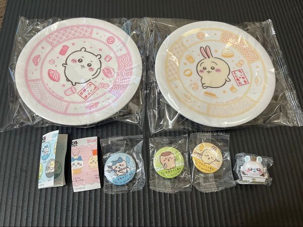 ちいかわ くら寿司 皿 うさぎ+ちいかわ ちいかわフィギュア モモンガ ちいかわ缶バッジ ハチワレ、うさぎ、くりまんじゅう