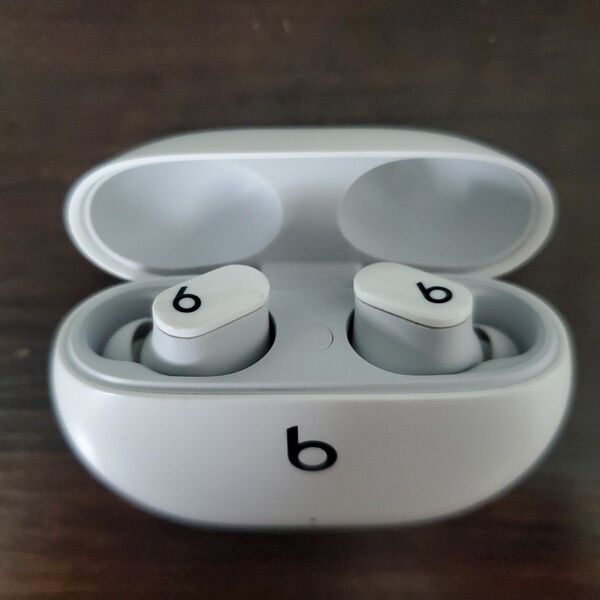 Beats Studio Buds ホワイト ワイヤレスイヤホン
