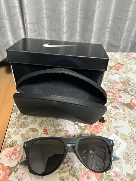 NIKE ESSENSIAL NAVIGATOR