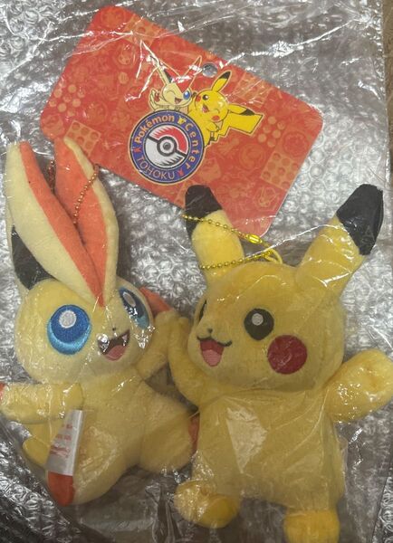 ポケモンセンタートウホク ハイタッチマスコット ピカチュウ&ビクティニ