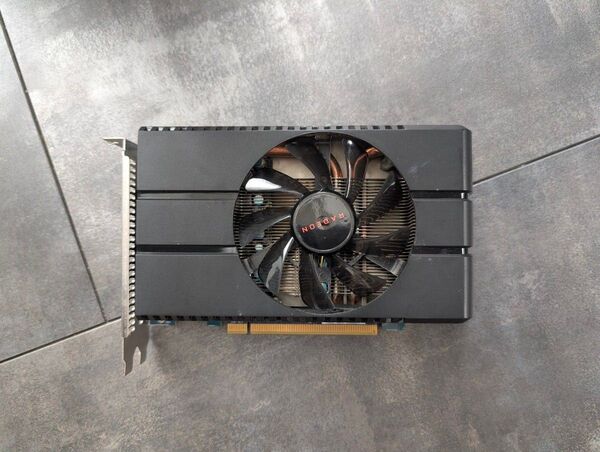 AMD RADEON RX580 8GB 中古