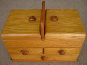 裁縫箱　木製　18×32.5×箱高さ19.5（最大24.5）cm　ソーイングボックス