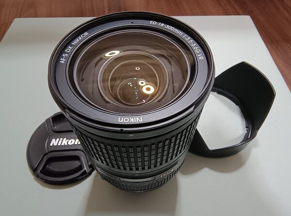 ニコンNikon ズームレンズAF-S DX NIKKOR 18-300mm f/3.5-5.6G ED VR Fマウント