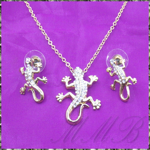 [SET] 18K Gold Plated Gecko Lizard クリスタルCZ ヤモリ トカゲ デザイン ゴールド ペンダントネックレス & ピアス セット 【送料無料】