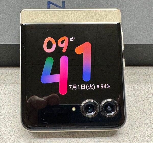 ■motorola razr 50s、サンドクリーム、シムフリー、8+256GB
