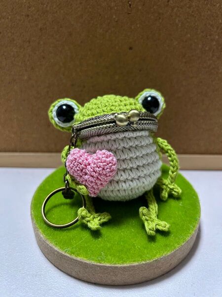小さめハートカエルちゃんがま口 ハンドメイド