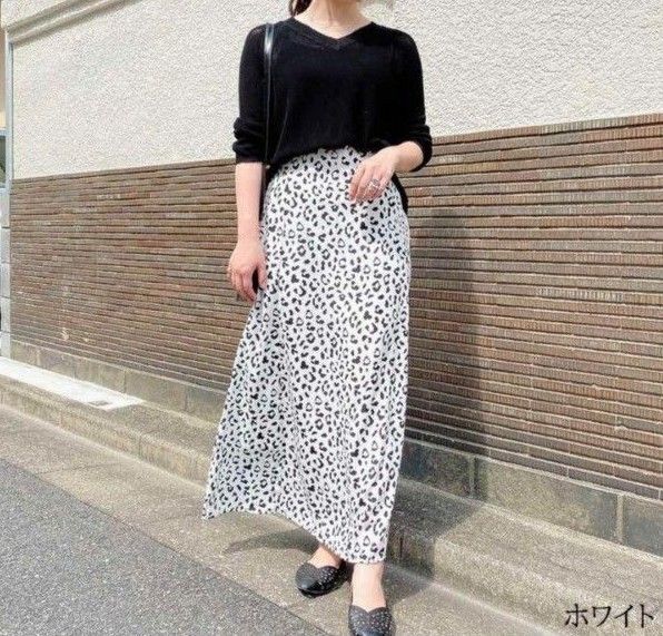 ホワイト ヒョウ柄 レオパード フレア ロングスカート ヒョウ柄 豹柄 白 ハイウエスト?
