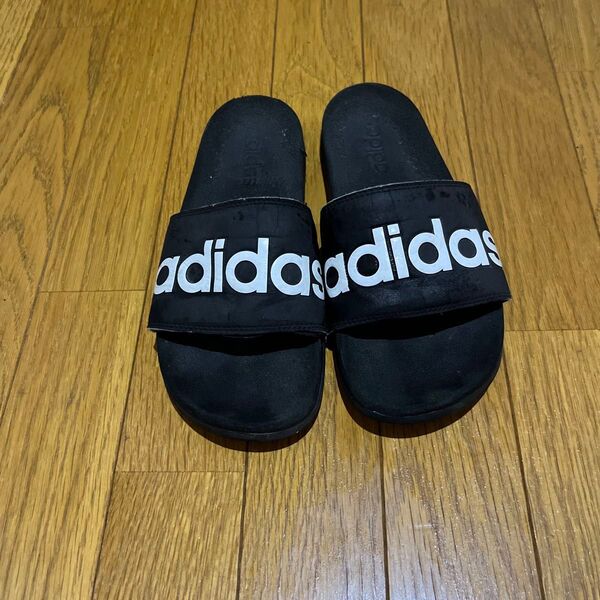 adidas シャワーサンダル 黒 ブラック