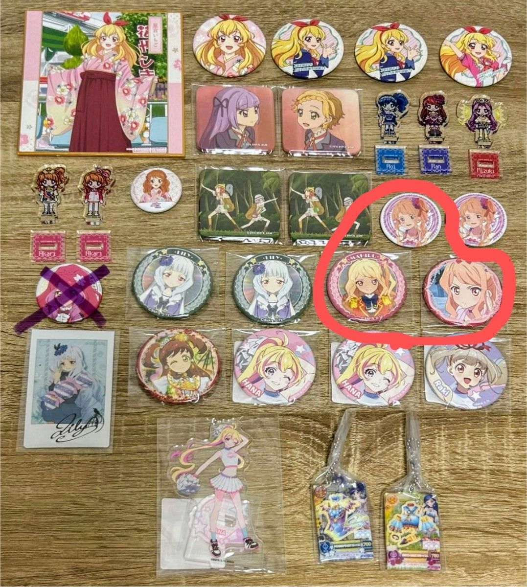 アイカツスターズ! 香澄真昼 白銀リリィ 缶バッジ セット 未開封新品 ガラポン アイカツスターズ 香澄真昼 白銀リリィ 缶バッジ セット 未開封