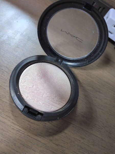 MAC ハイライトフェイスパウダーエクストラディメンションスキンフィニッシュピーミングフラッシュ